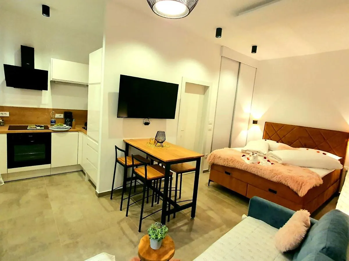 Cozy Studio Apartment Leprin In Labin Old Town Croatia